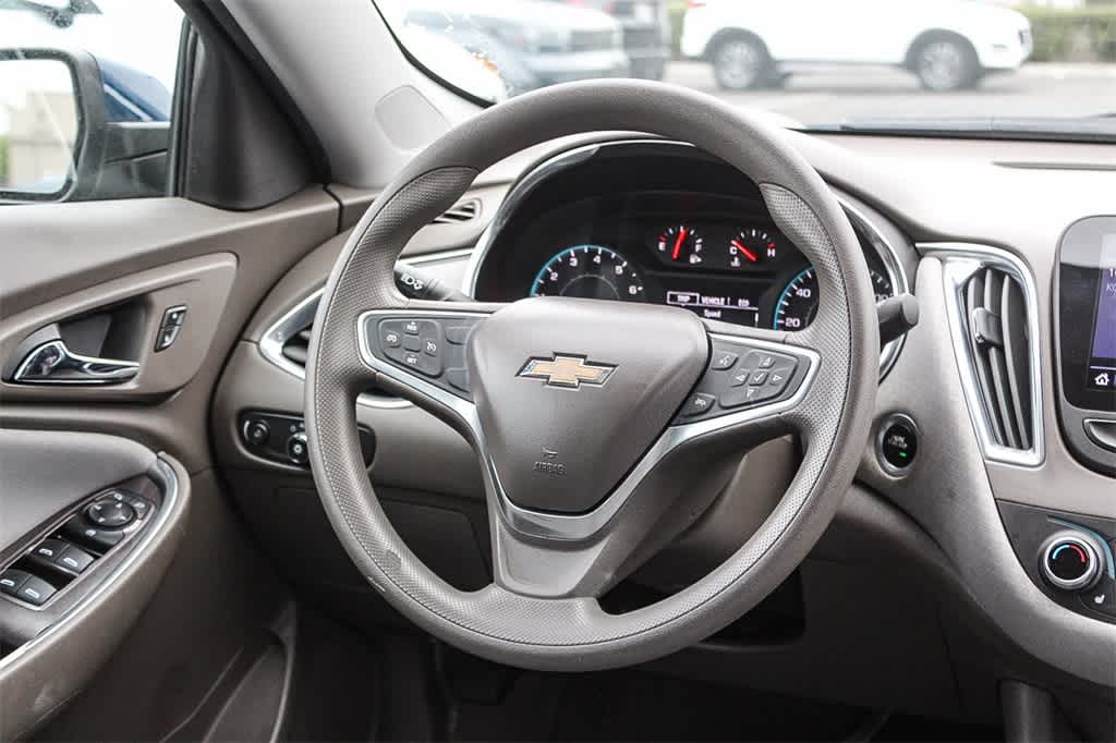 Thumbnail: 2019 Chevrolet Malibu - 15