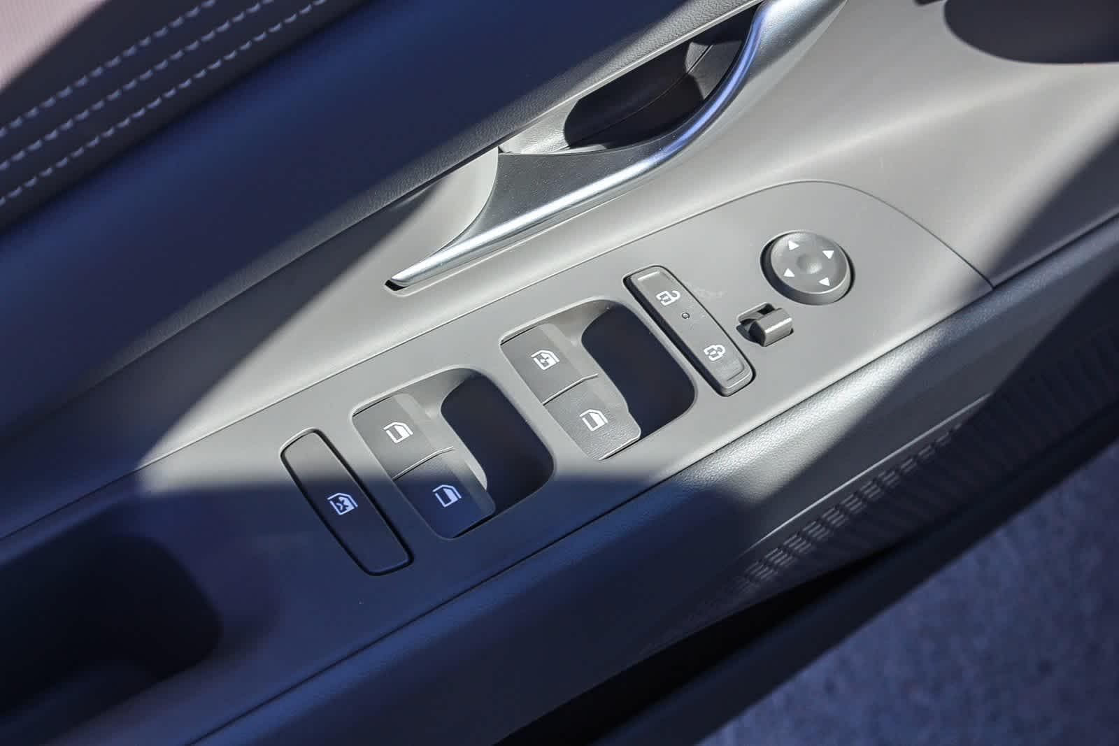 Thumbnail: 2025 Hyundai Elantra - 24