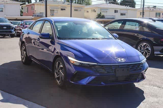 Thumbnail: 2025 Hyundai Elantra - 3