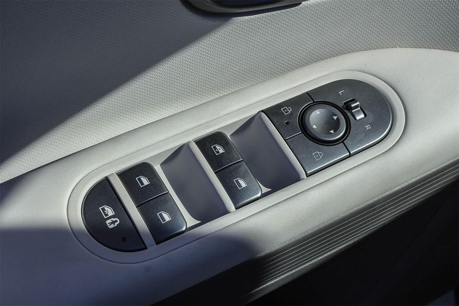 Thumbnail: 2026 Hyundai Ioniq 5 - 28