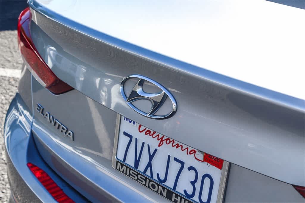 Thumbnail: 2017 Hyundai Elantra - 11