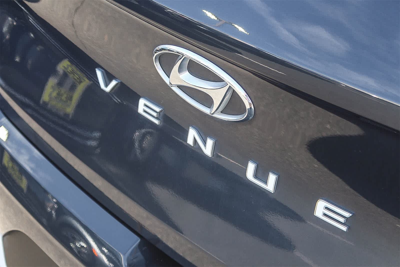 Thumbnail: 2023 Hyundai Venue - 9