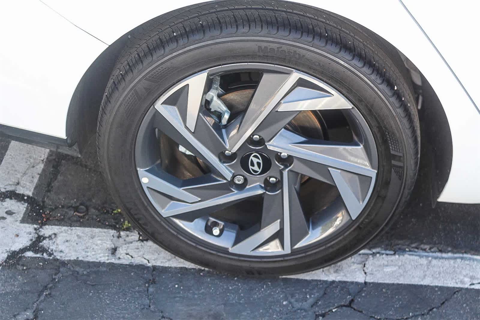 Thumbnail: 2025 Hyundai Elantra - 12