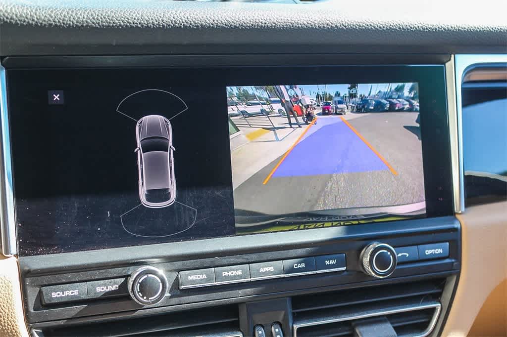 Thumbnail: 2019 Porsche Macan - 29