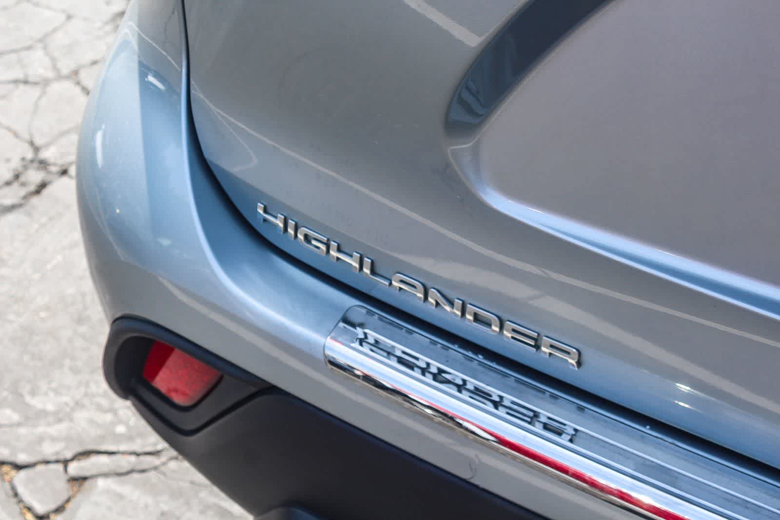 Thumbnail: 2021 Toyota Highlander - 9