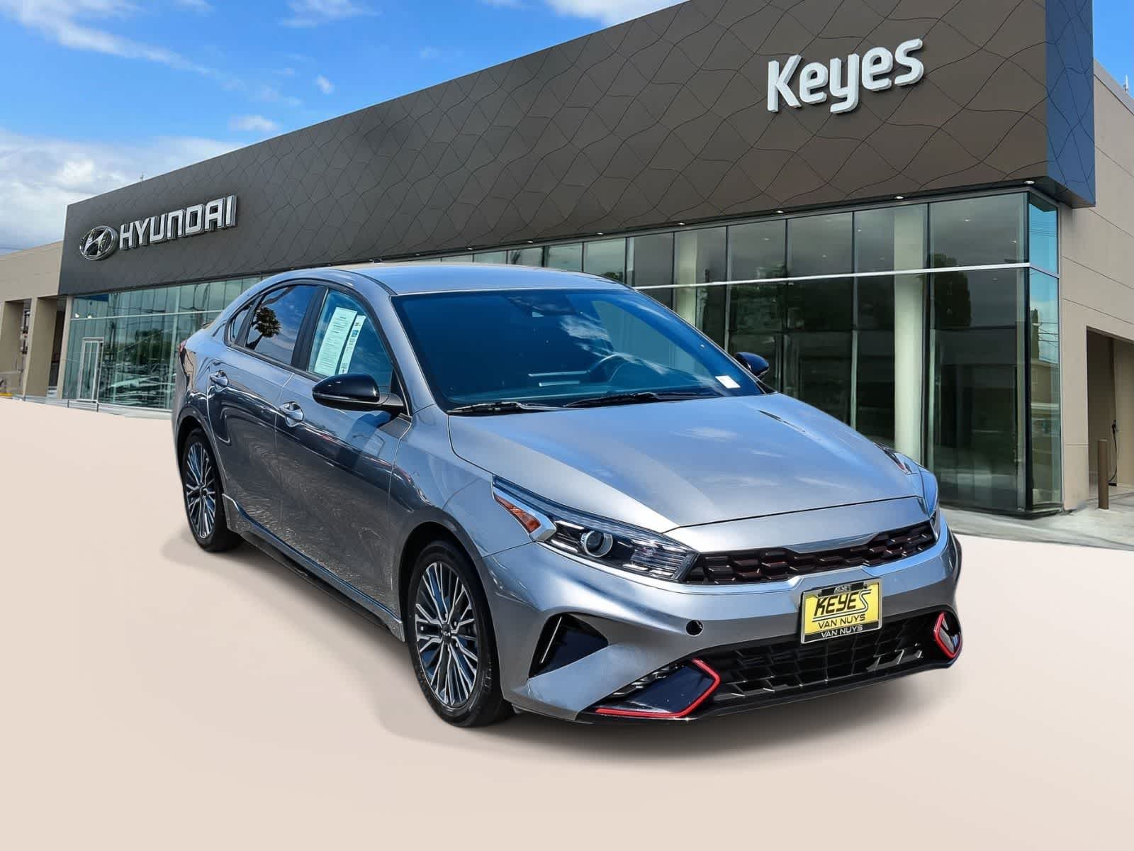 Thumbnail: 2022 Kia Forte - 3