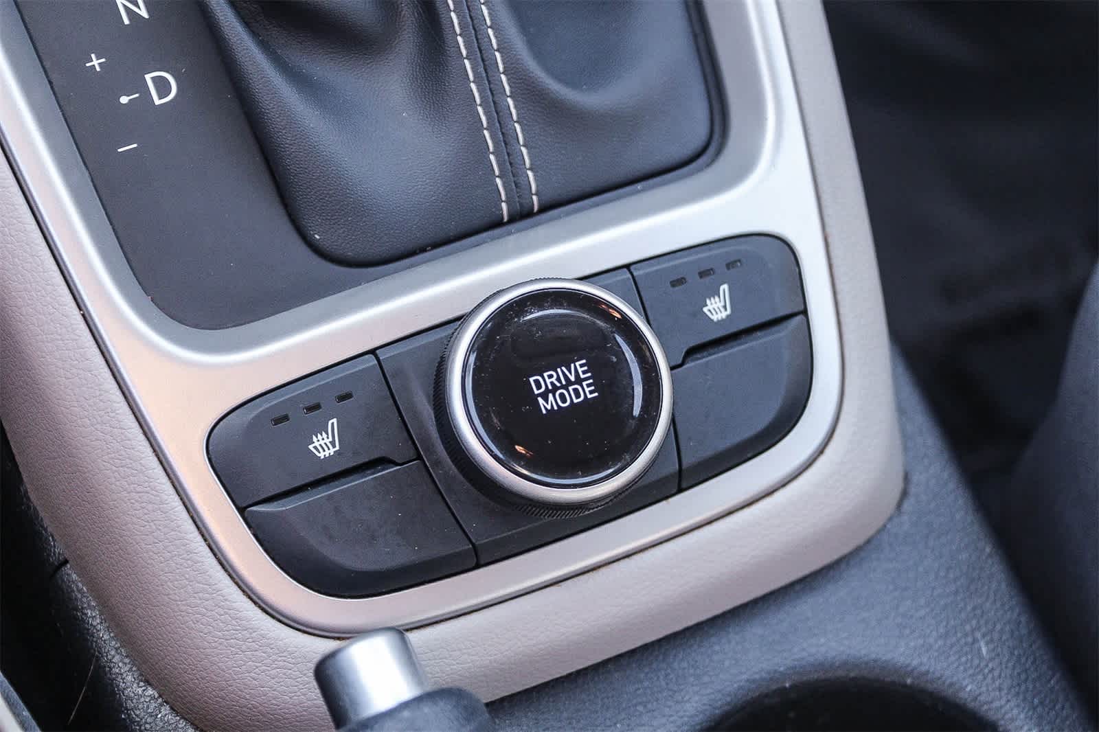 Thumbnail: 2023 Hyundai Venue - 34