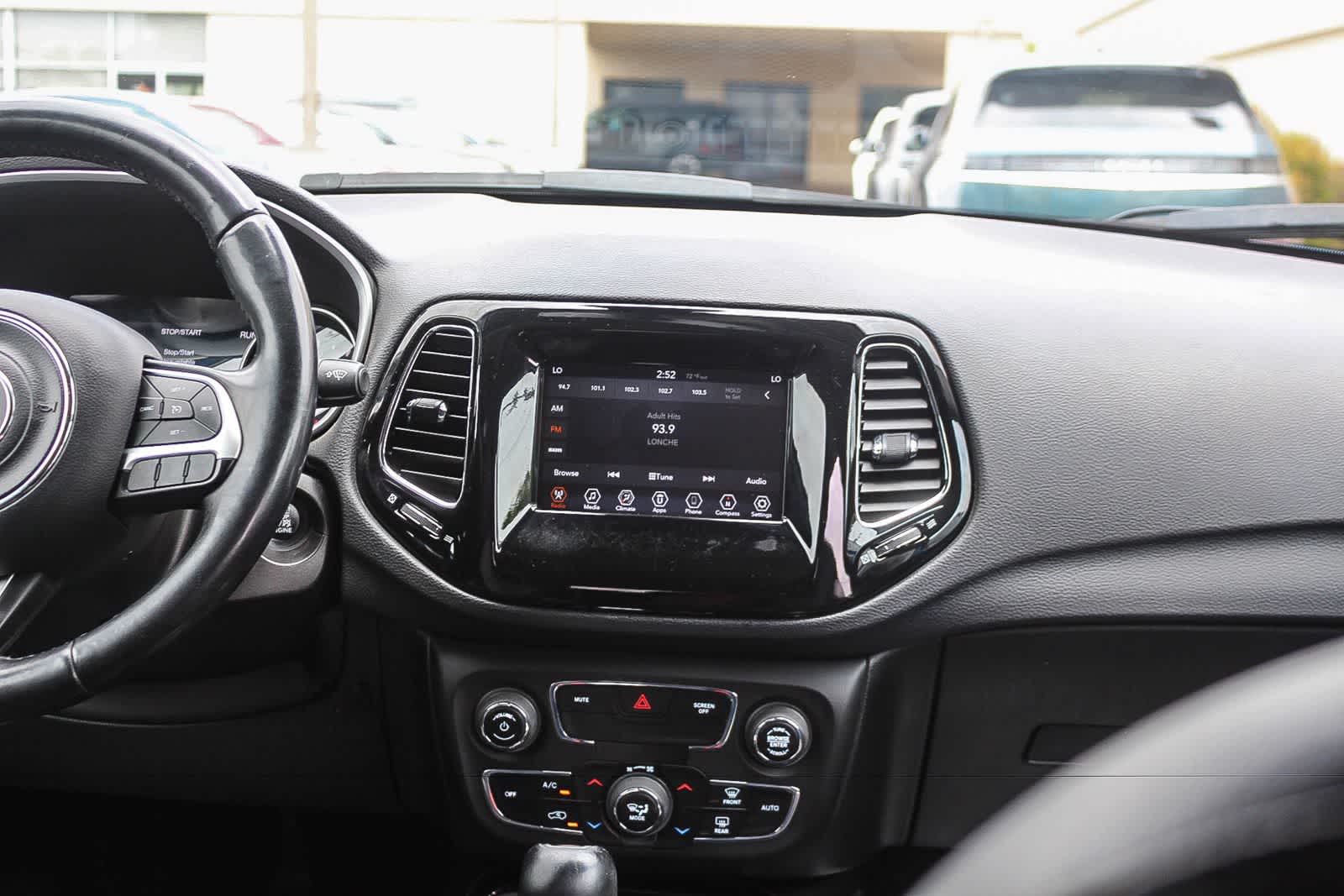 Thumbnail: 2019 Jeep Compass - 17