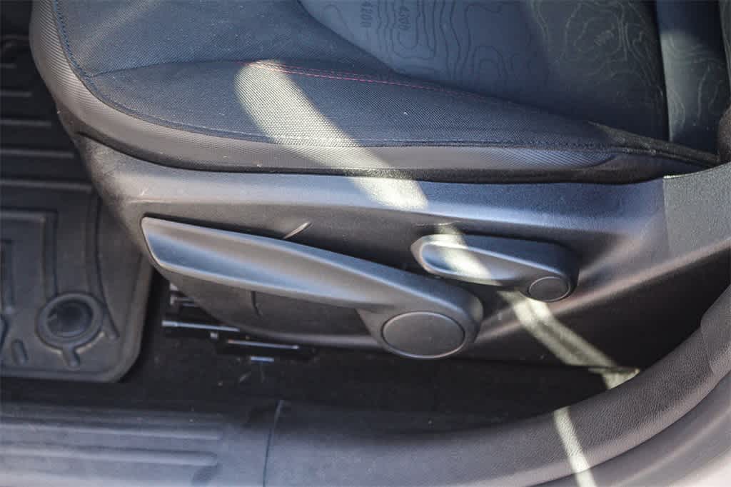 Thumbnail: 2015 Jeep Renegade - 20