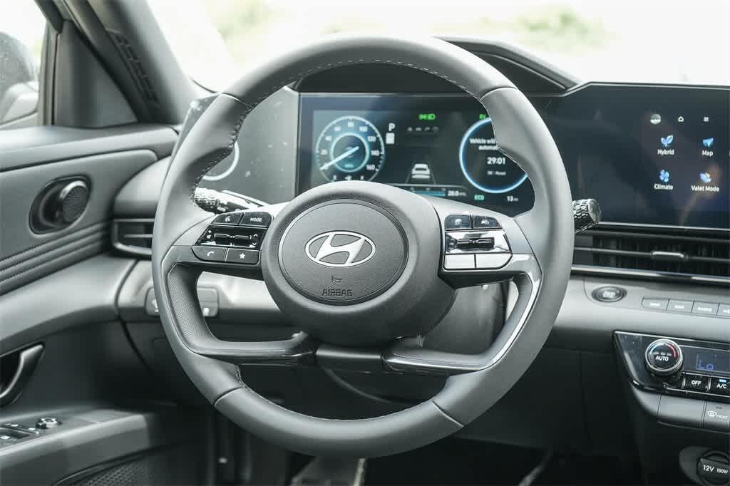Thumbnail: 2025 Hyundai Elantra - 16