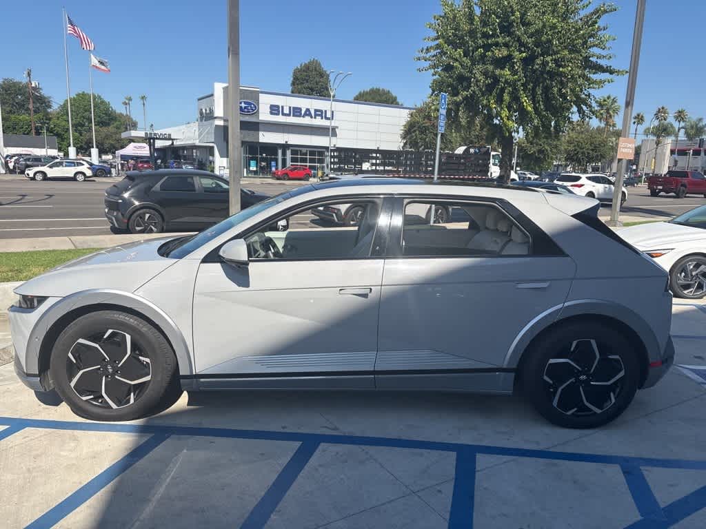 Thumbnail: 2022 Hyundai Ioniq 5 - 3