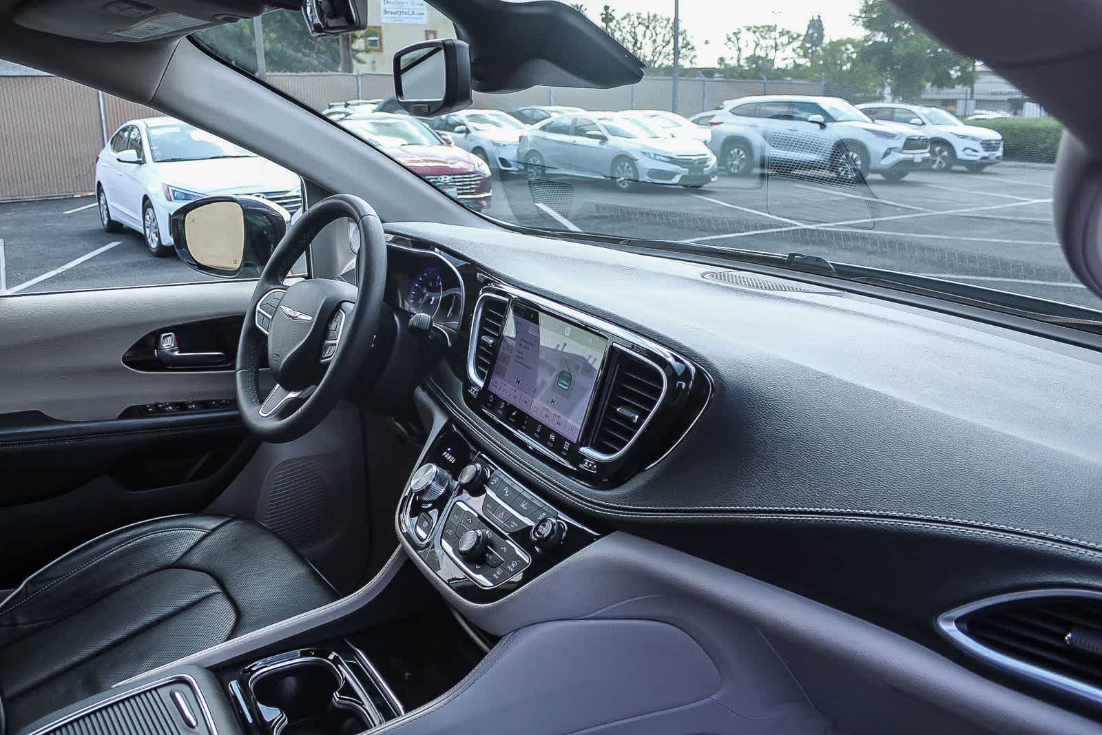 Thumbnail: 2023 Chrysler Pacifica - 23