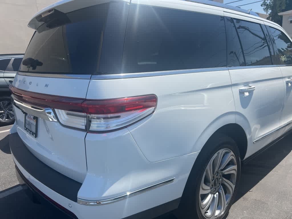 Thumbnail: 2023 Lincoln Navigator - 11