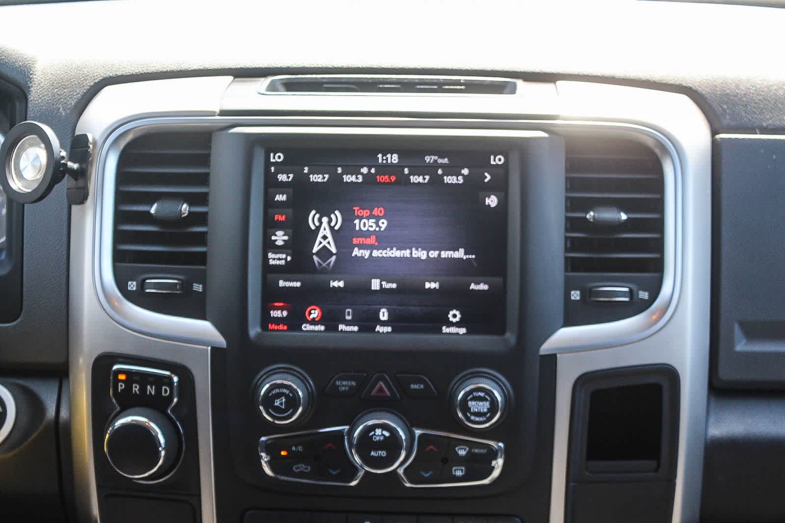 Thumbnail: 2020 RAM 1500 Classic - 18