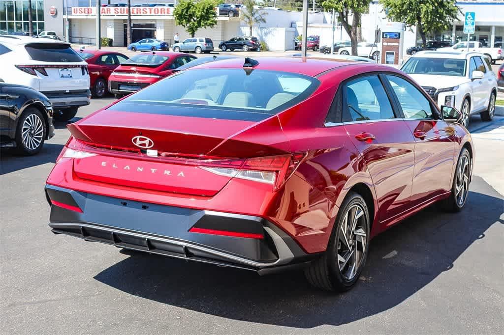 Thumbnail: 2025 Hyundai Elantra - 4