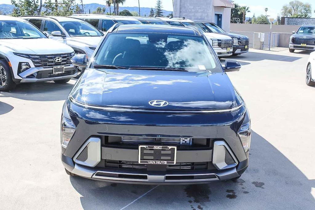 New 2026 Hyundai Kona Limited FWD SUV