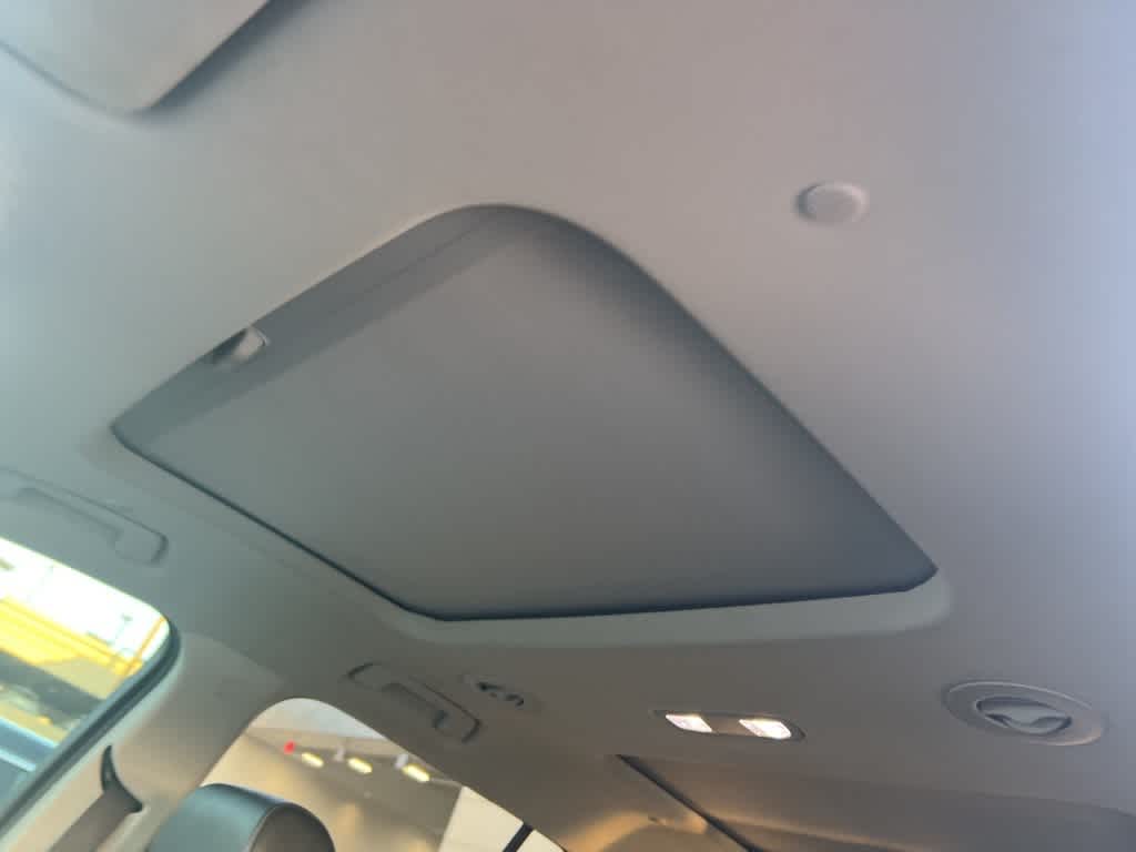 Thumbnail: 2019 Chevrolet Traverse - 25