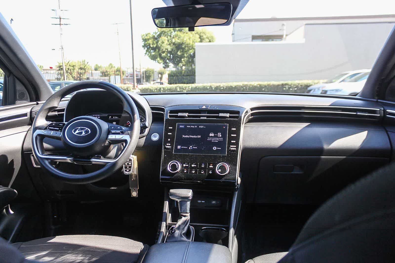 Thumbnail: 2023 Hyundai Santa Cruz - 15