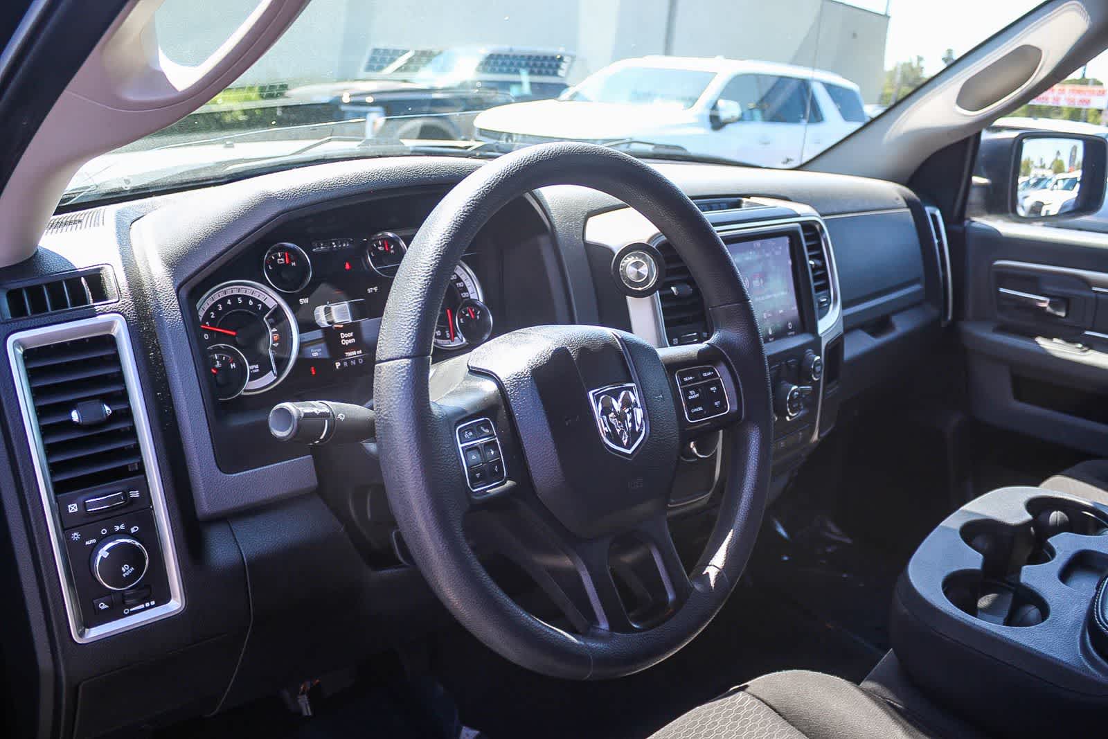 Thumbnail: 2020 RAM 1500 Classic - 22