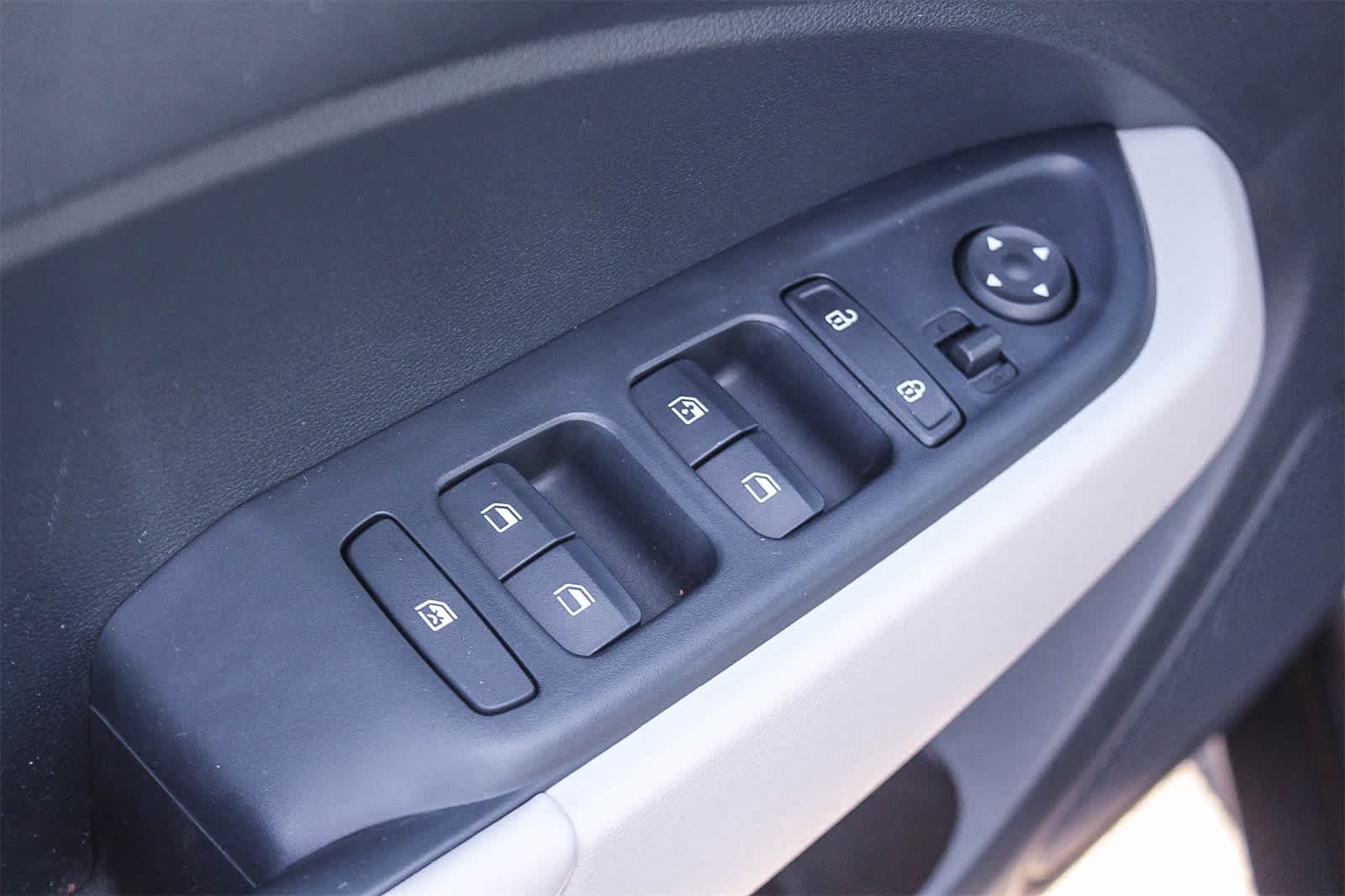 Thumbnail: 2023 Hyundai Venue - 26