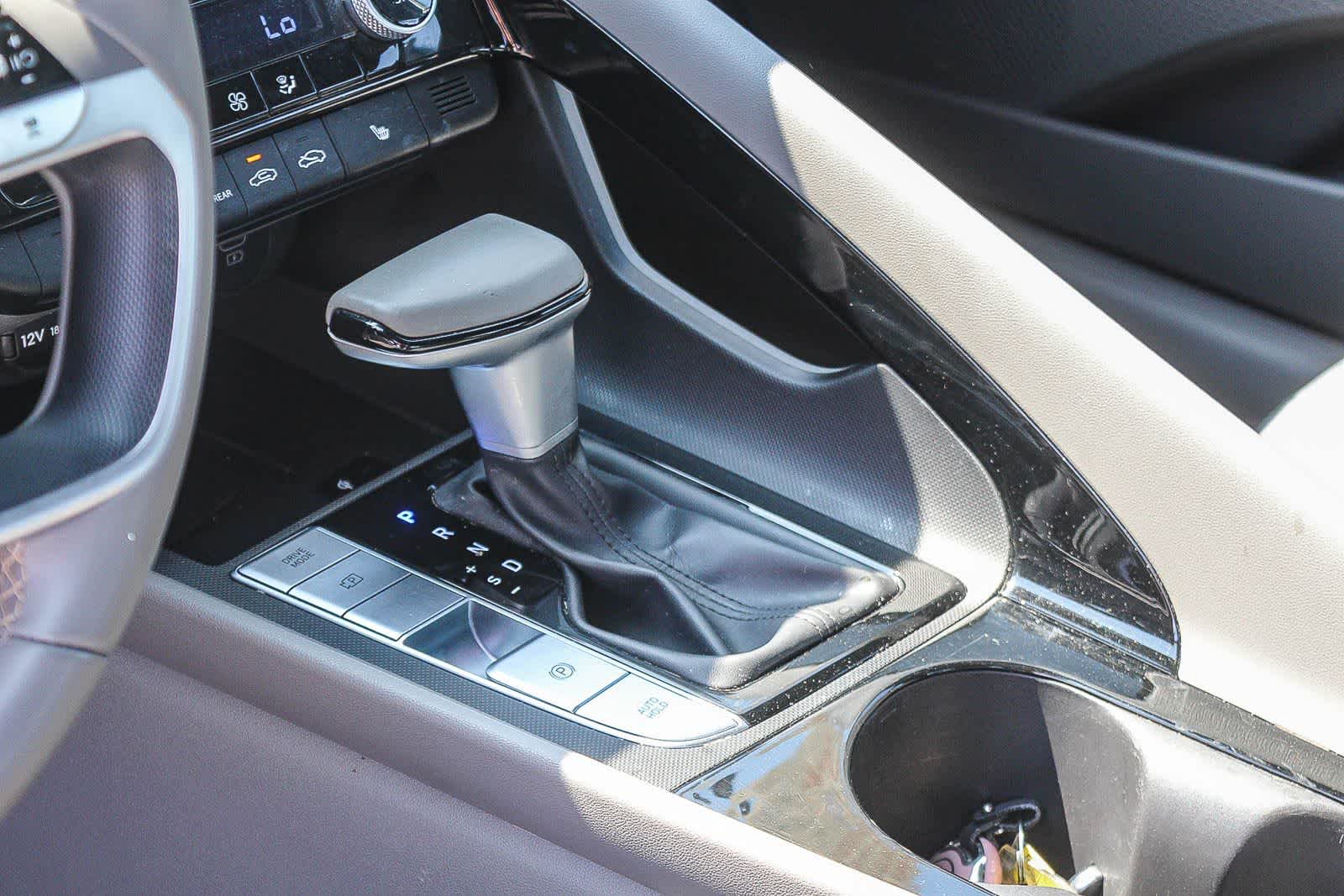 Thumbnail: 2024 Hyundai Elantra - 24