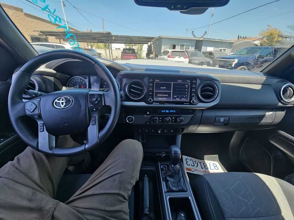 Thumbnail: 2021 Toyota Tacoma - 15