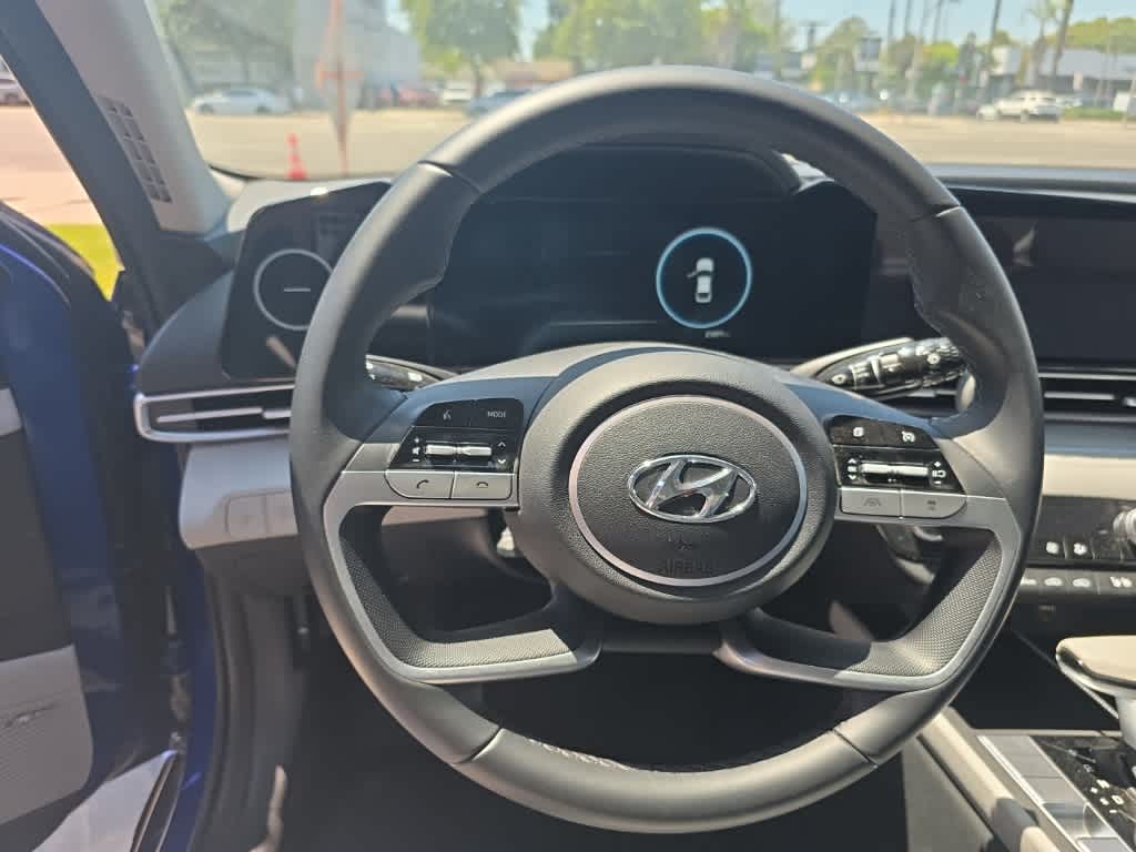 Thumbnail: 2023 Hyundai Elantra - 22