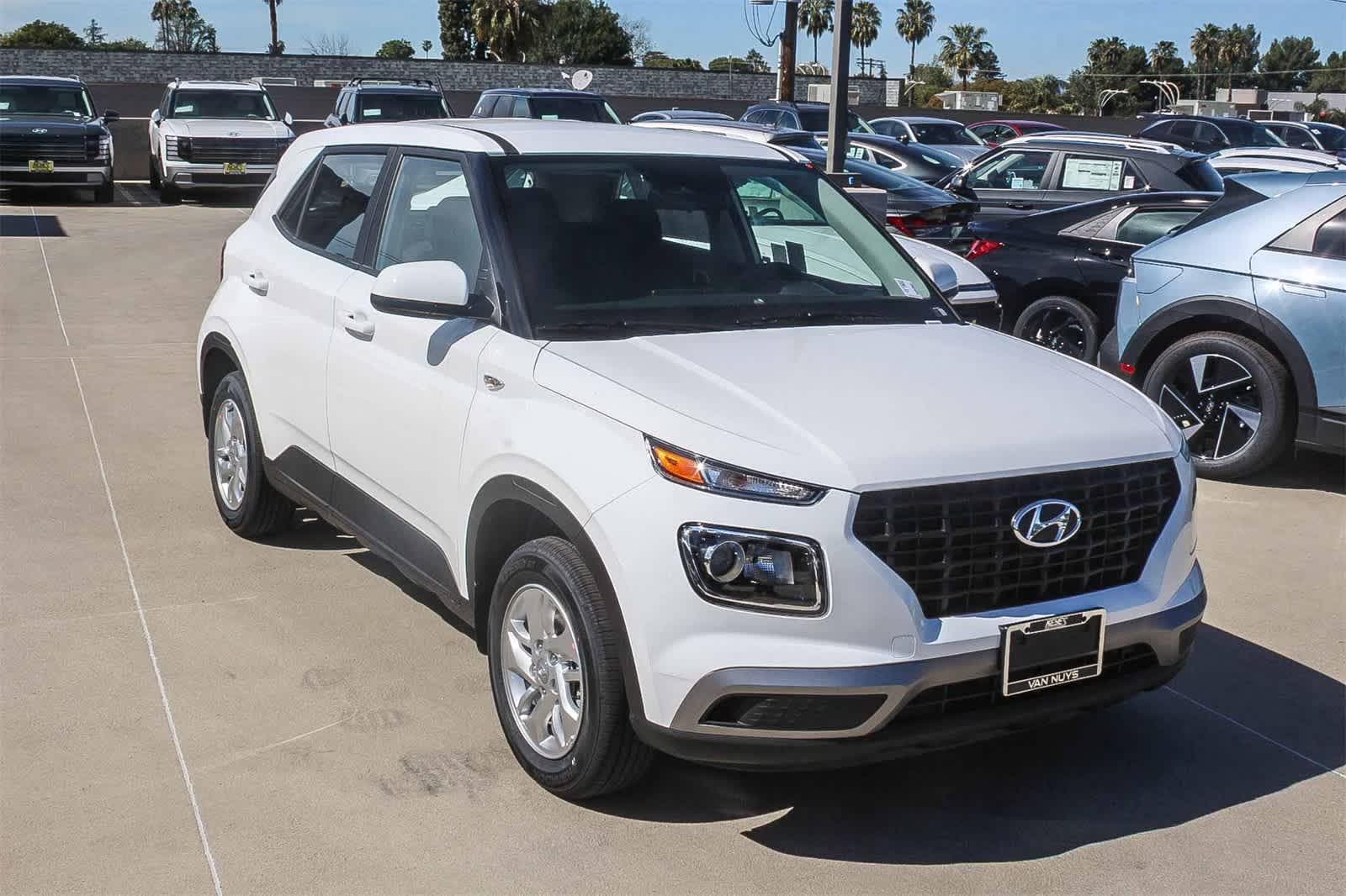 Thumbnail: 2026 Hyundai Venue - 3