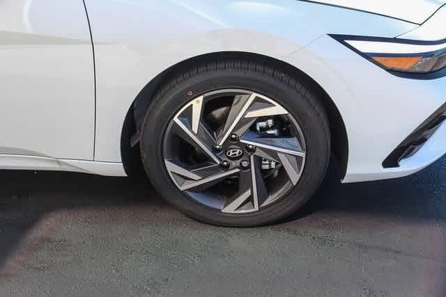 Thumbnail: 2025 Hyundai Elantra - 9