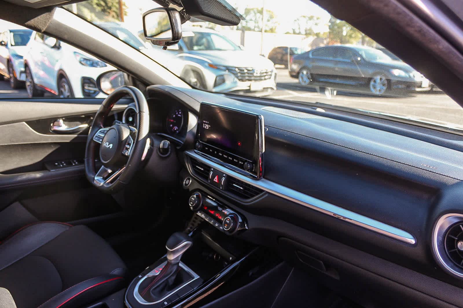 Thumbnail: 2023 Kia Forte - 23