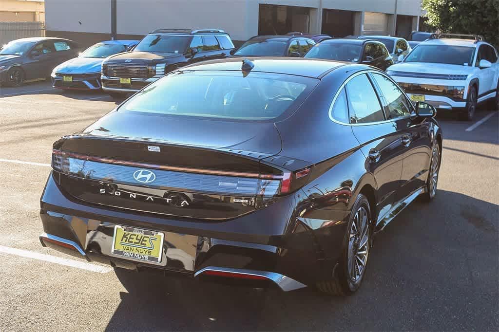 New 2025 Hyundai Sonata Hybrid SEL Sedan