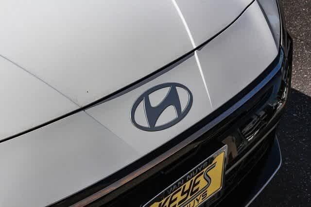 Thumbnail: 2025 Hyundai Elantra - 11