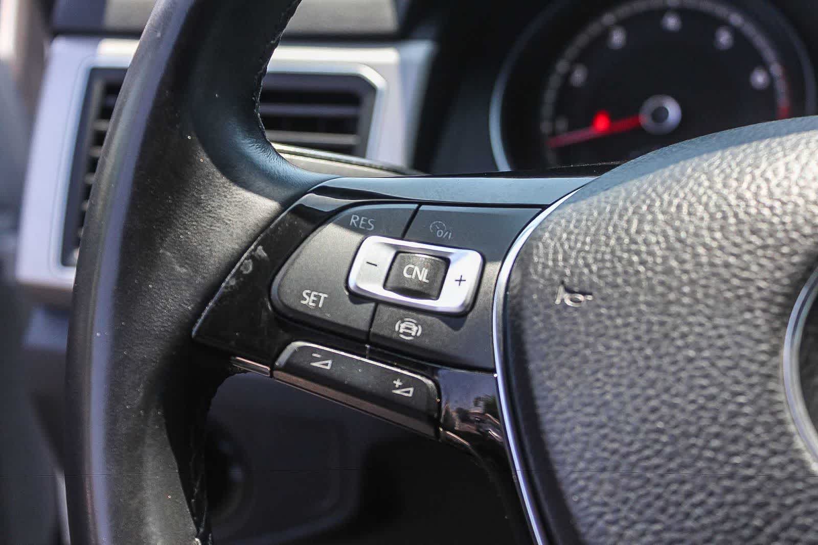 Thumbnail: 2019 Volkswagen Atlas - 32