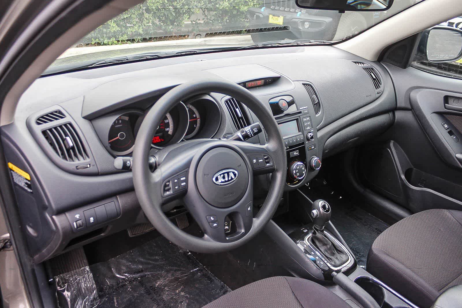 Thumbnail: 2012 Kia Forte - 23