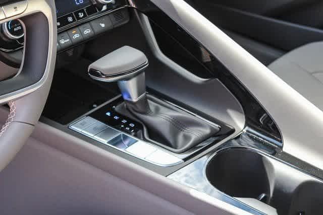 Thumbnail: 2025 Hyundai Elantra - 19