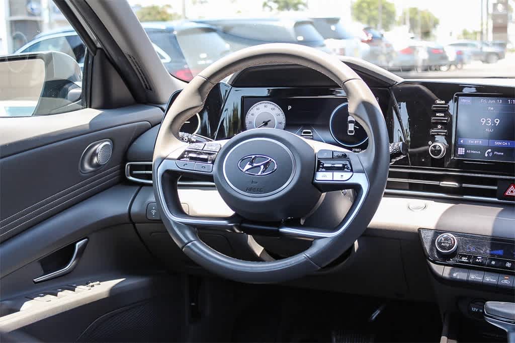2022 Hyundai Elantra SEL 16
