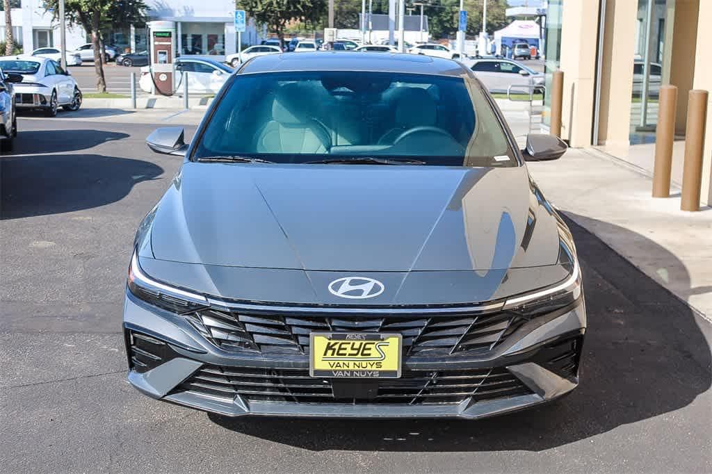 New 2025 Hyundai Elantra Hybrid Limited Sedan