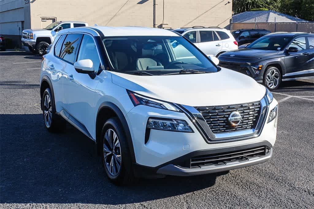 Thumbnail: 2021 Nissan Rogue - 3