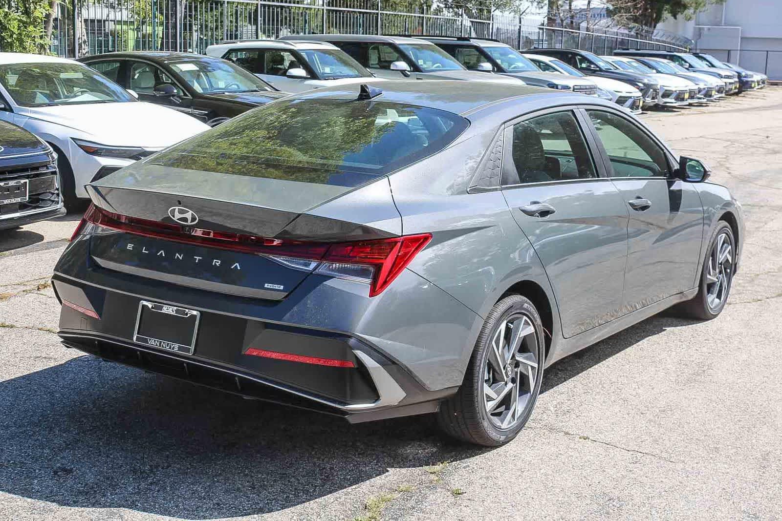 Thumbnail: 2026 Hyundai Elantra - 4