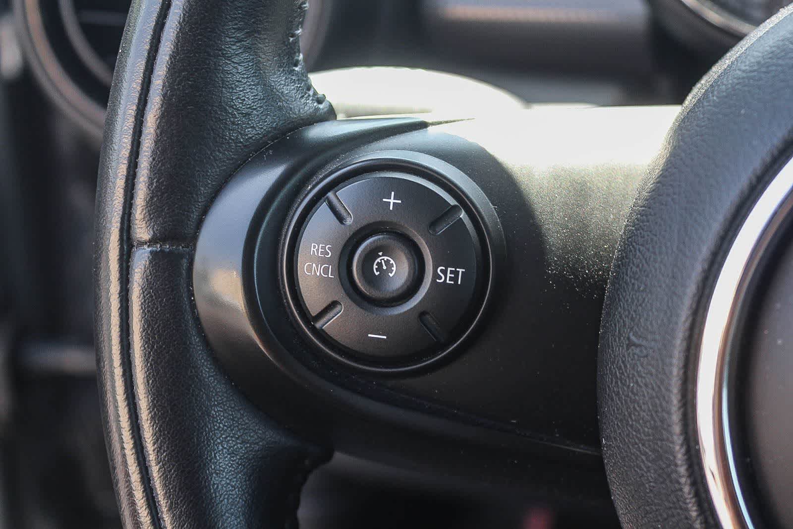 Thumbnail: 2017 MINI Cooper Hardtop - 29