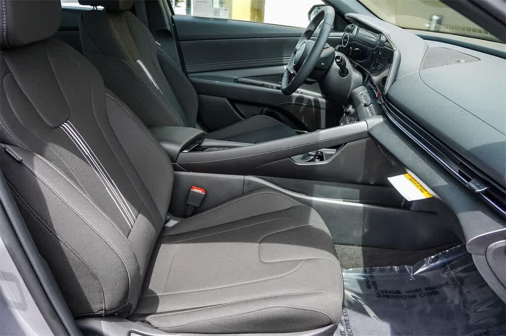 Thumbnail: 2025 Hyundai Elantra - 20