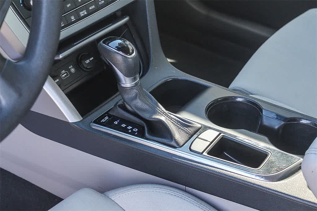 Thumbnail: 2017 Hyundai Sonata - 19