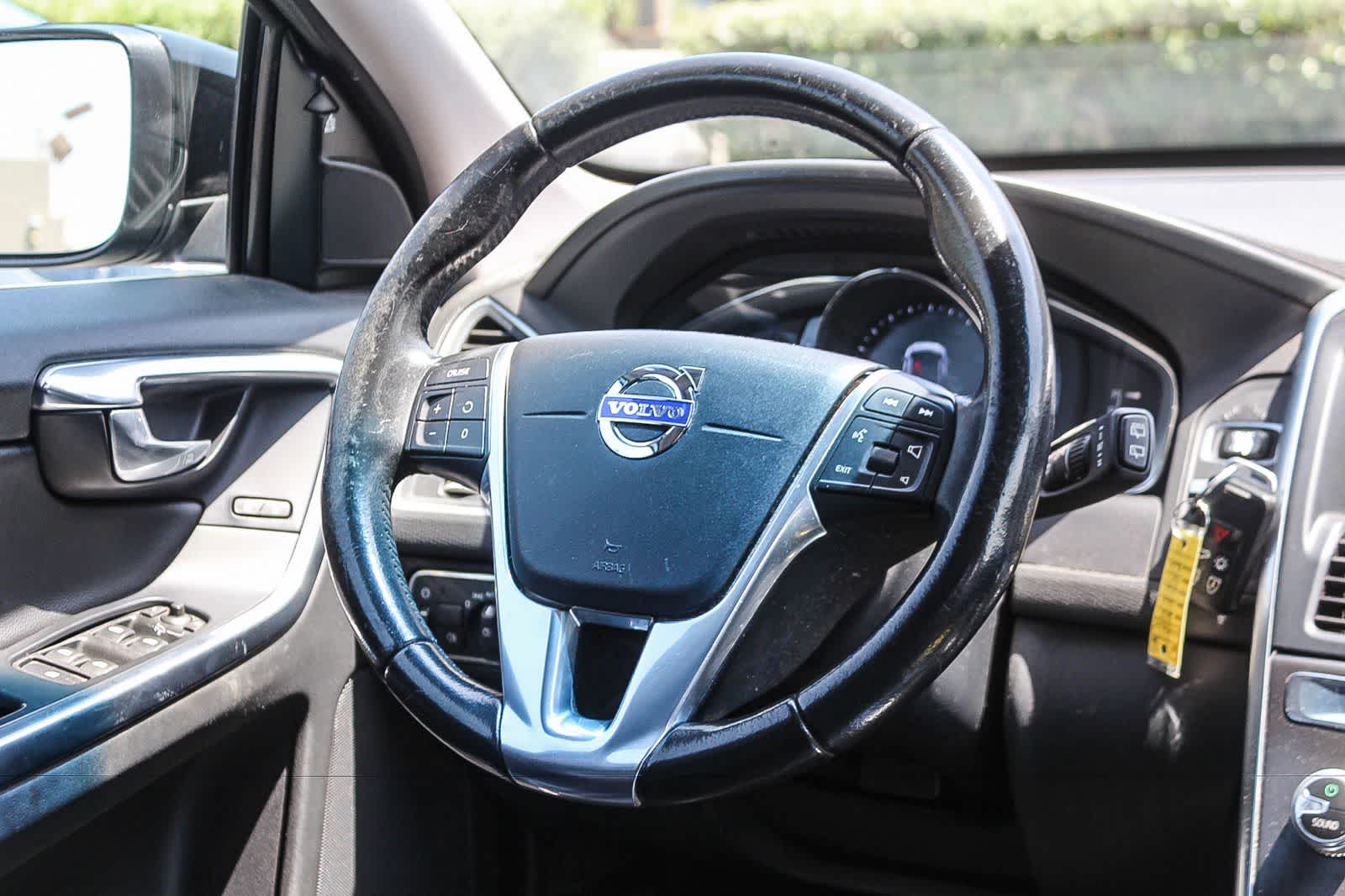 Thumbnail: 2016 Volvo XC60 - 18