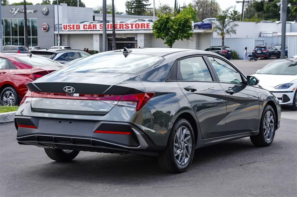 Thumbnail: 2025 Hyundai Elantra - 3