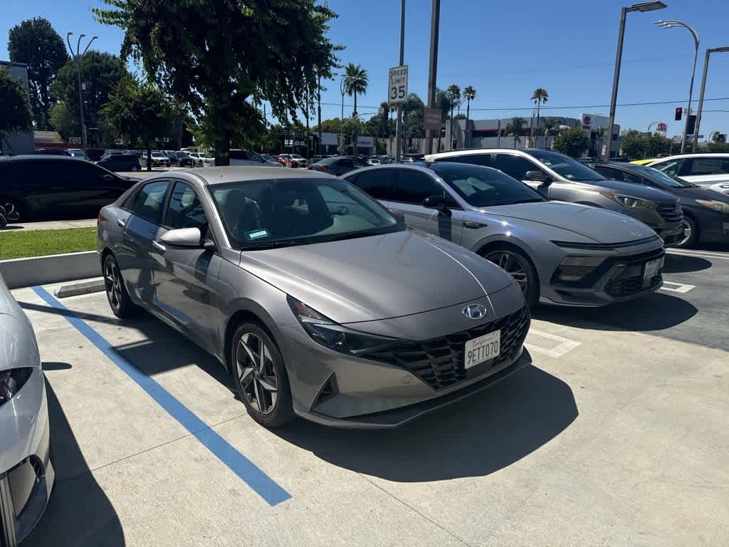 Thumbnail: 2023 Hyundai Elantra - 18