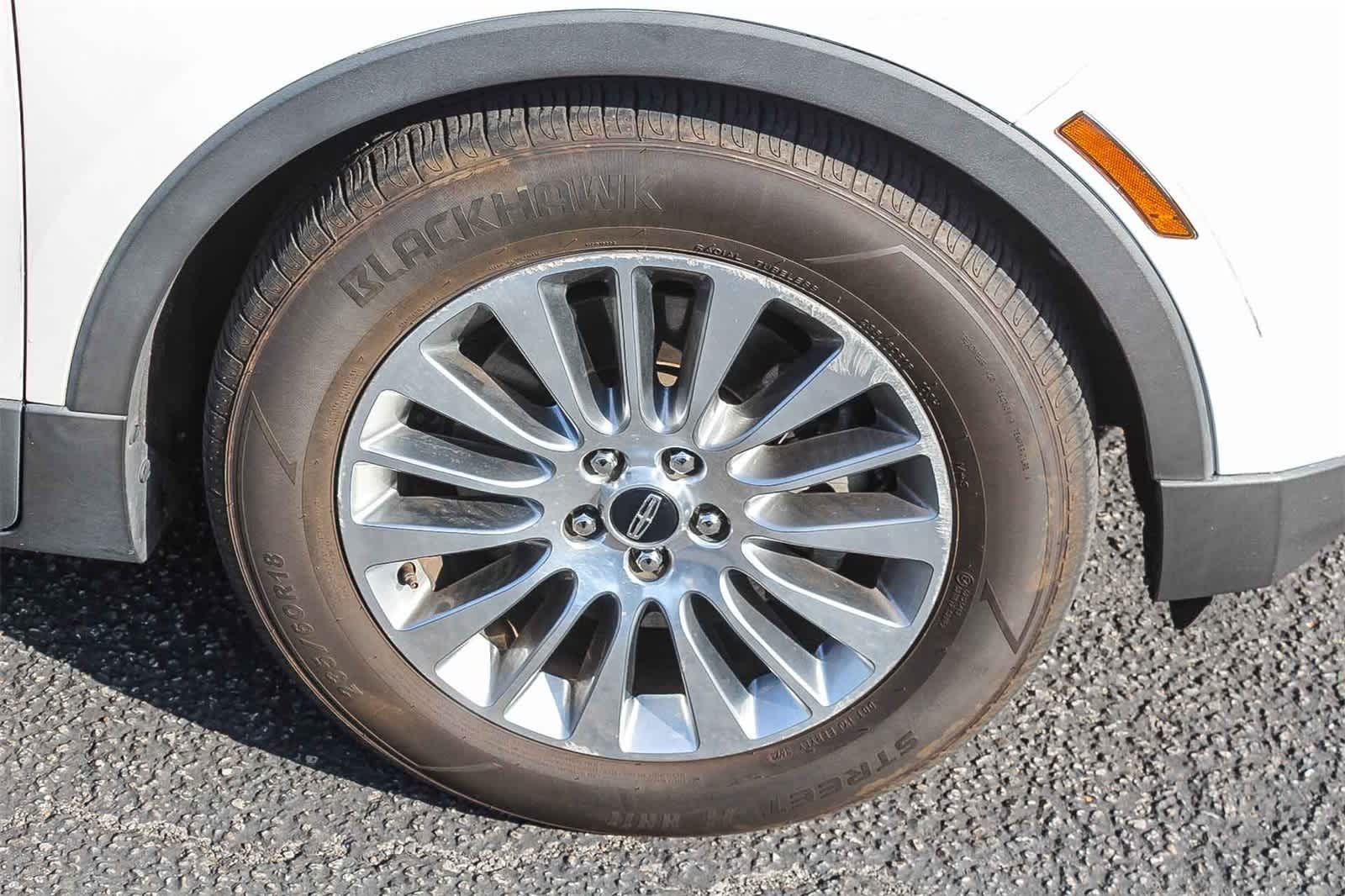 Thumbnail: 2015 Lincoln MKC - 13