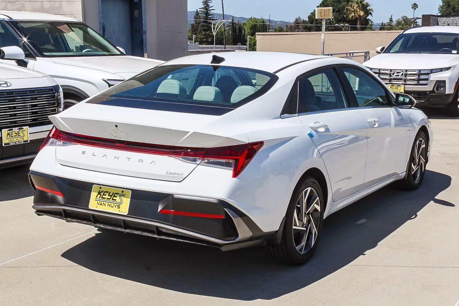 Thumbnail: 2026 Hyundai Elantra - 4