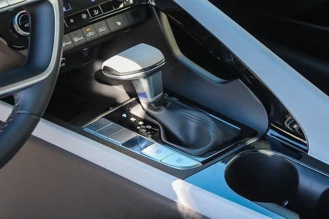Thumbnail: 2025 Hyundai Elantra - 19