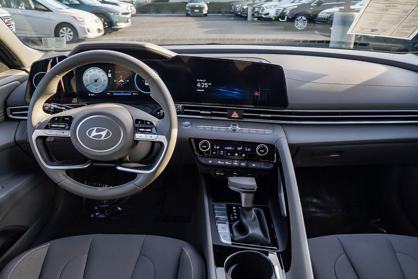 Thumbnail: 2025 Hyundai Elantra - 14