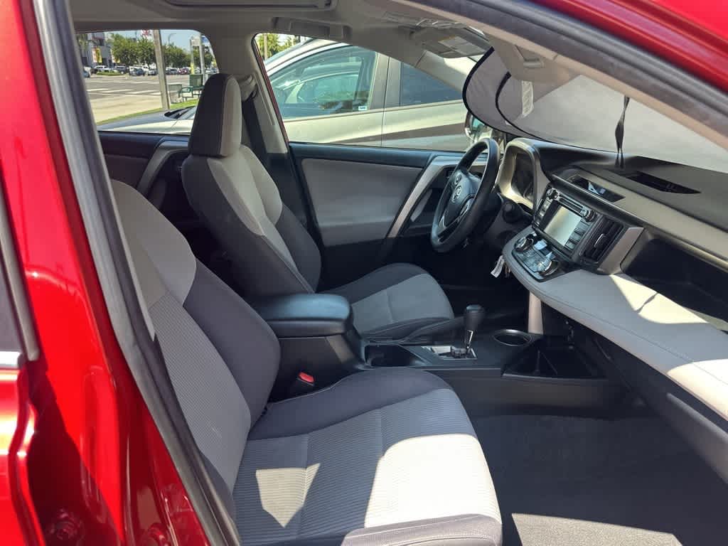 Thumbnail: 2015 Toyota RAV4 - 19